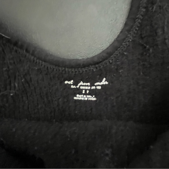 Basic black crop top - Picture 3 of 3